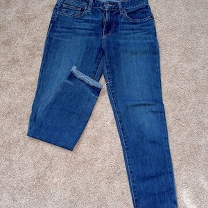 Joes jeans. Straight fit frayed hem. Size 26
